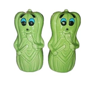 Vintage Anthropomorphic Zucchini / Squash Salt & Pepper Shakers @marshas_trove